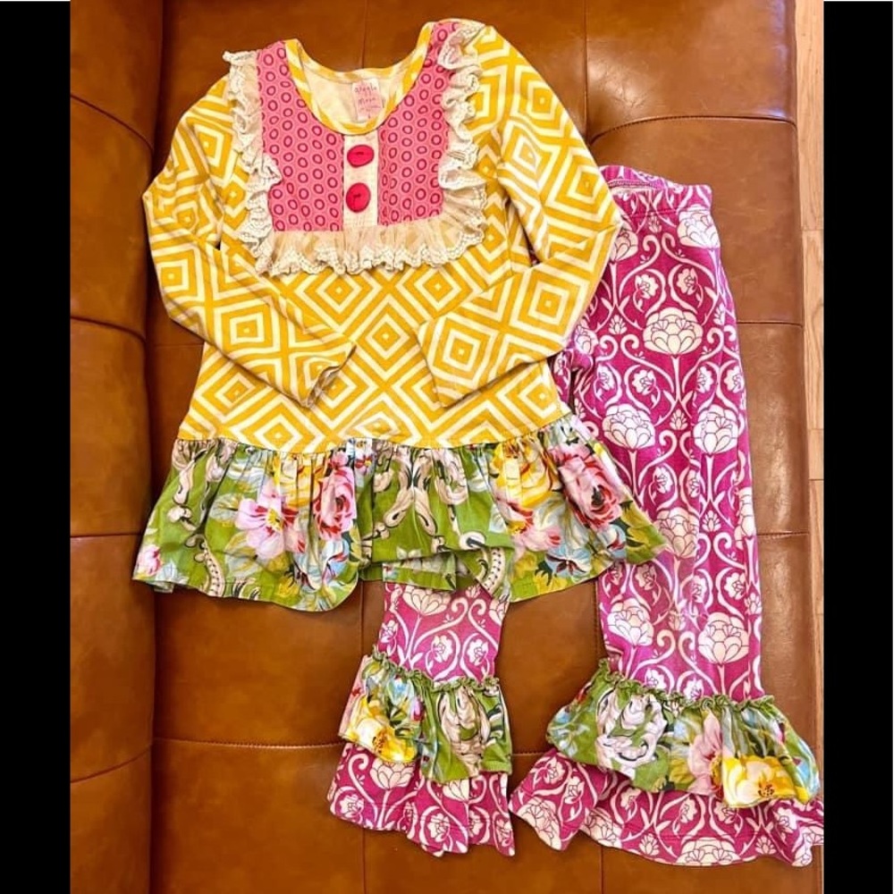 Giggle Moon Two Piece Outfit